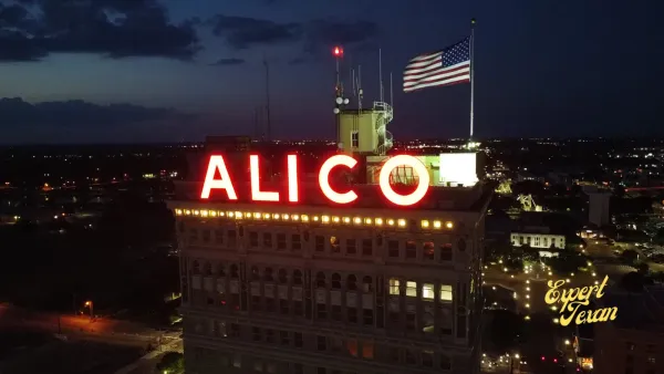 Alico Building in Downtown Waco | Photo by Chris Fluegge