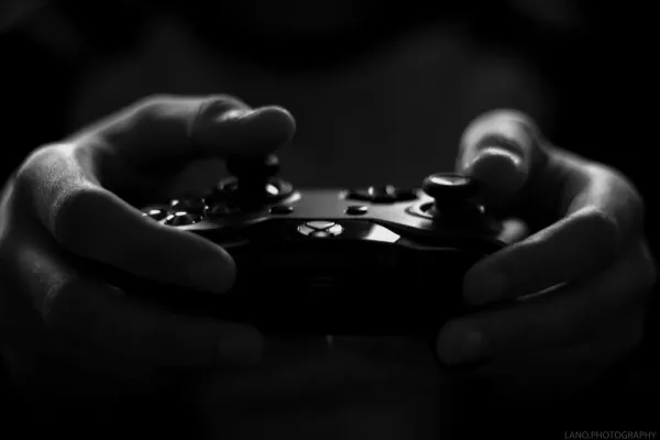 gray scale image of xbox game controller